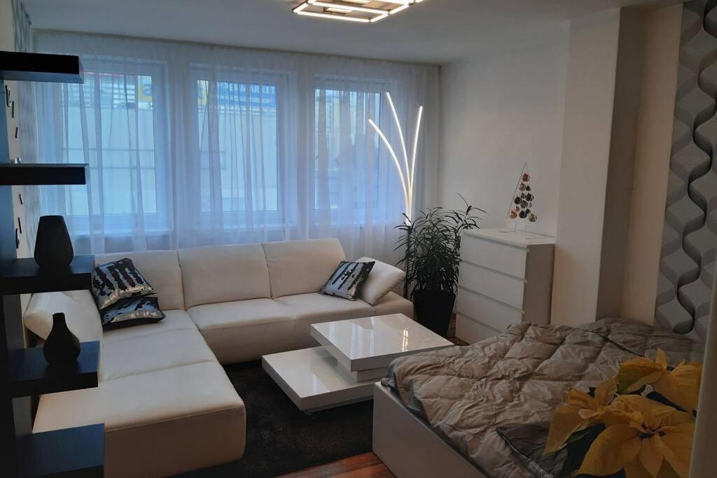 Prague Apartment In Most Near Golf Club, Aqua-Hipo-Autodrom In Most Dış mekan fotoğraf